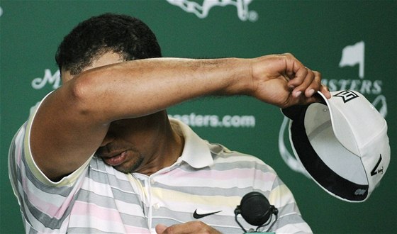 Tiger Woods na tiskové konferenci ped Masters 2010.