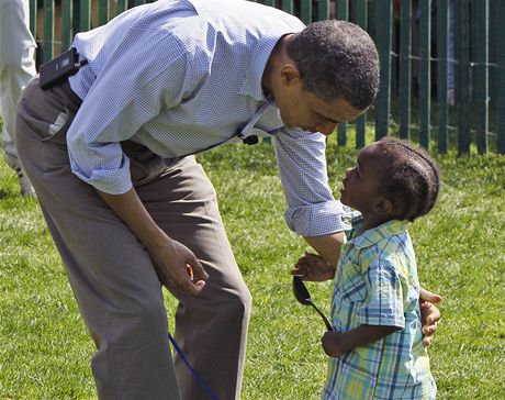 Obama si povd s malm zvodnkem.