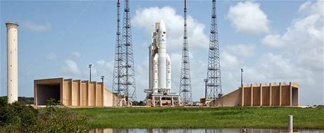 Raketa Ariane 5 s komunikan druic ASTRA 3B pipraven k opakovanmu startu