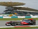 Prvn trnink na Velkou cenu Malajsie - Lewis Hamilton