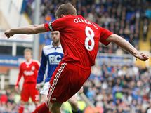 Steven Gerrard, kapitn fotbalist Liverpoolu, stl gl do st Birminghamu