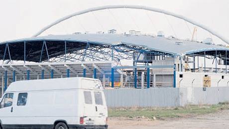Stavba nového víceúelového stadionu v Chomutov.