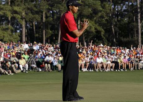 Tiger Woods a jeho emoce pi Masters 2010.