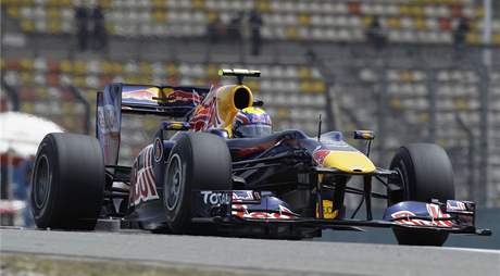 Webber s Red Bullem v tetm trninku GP ny.