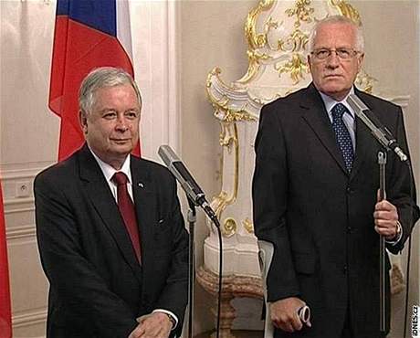 Prezidenti Klaus a Kaczyski spolu hovoili hlavn o rusko-ukrajinském sporu o plyn.