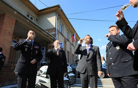 Otevení nového dálniního oddlení policie v Mikulov 