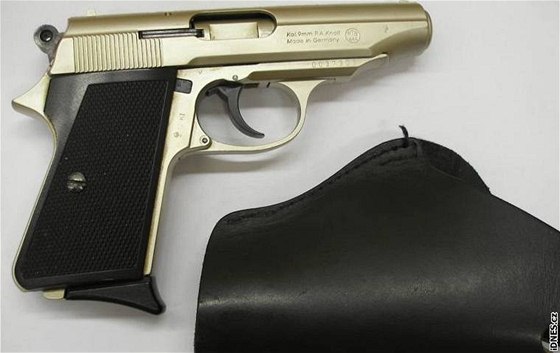 ena z Bruntálska vyhroovala bývalé partnerce pistolí