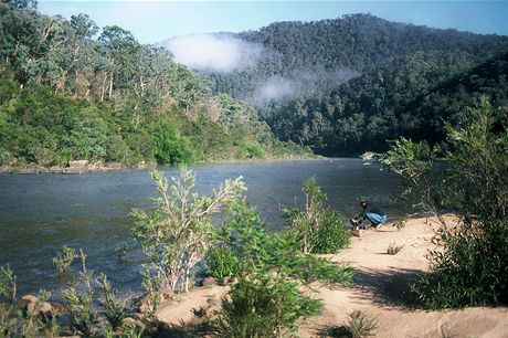 Austrlie, splouvn Snowy River. Rno na jednom z tboi