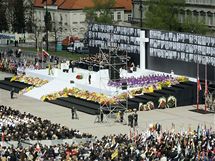 Tryzna na nmst Jzefa Pilsudskho (17. dubna 2010)