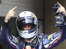 Sebastian Vettel slav vtzstv v kvalifikaci Velk ceny ny. 