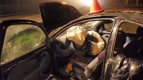 Nehoda vozu znaky Ford Ka u Bílan na Kromísku (13.4.2010)