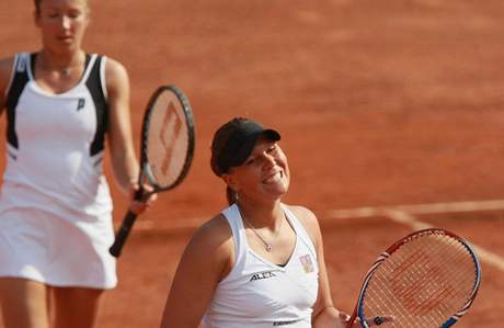 Kvta Peschkeov a Lucie Hradeck pi semifinle Fed Cupu Itlie - esko