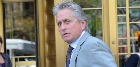 Michael Douglas u soudu, který jeho syna poslal na pt let do vzení 