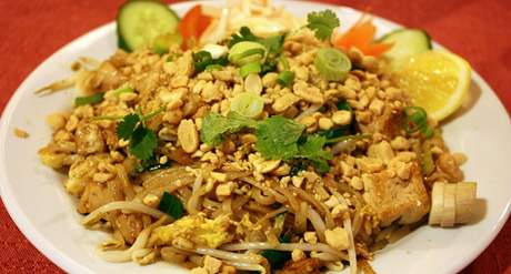 Pad Thai (smaen nudle se zeleninou, tofu a burky)