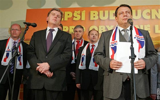 Miloslav Vlek, kterého loni strana donutila odejít z funkce éfa Snmovny, nemá u ani funkci pedsedy olomoucké krajské SSD.
