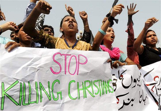 "Zastavte vradní kesan" zní nápis pi demonstraci kesanské komunity v Pakistánu.