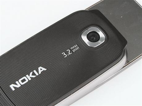 Recenze Nokia 7230 detail