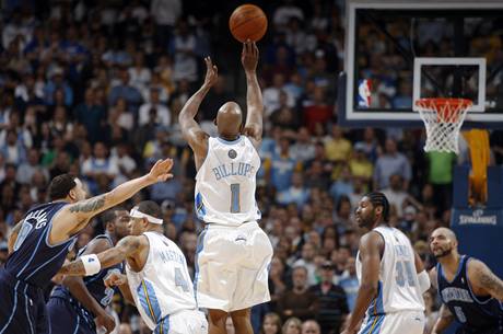 STELA POSLEDN NADJE. Chauncey Billups z Denveru Nuggets se pokou srovnat stav duelu proti Utahu Jazz. Nespn