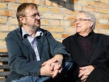 Ladislav Vereck pi rozhovoru se spisovatelem Pavlem Kohoutem. (2008)