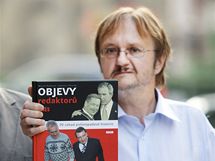 Novini Martin Komrek a Ladislav Vereck pi ktu sv knihy Objevy redaktor. (2009)