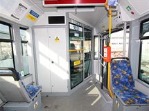 Obousmrn tramvaj Vario LF3/2