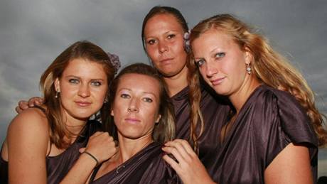 ÍMSKÉ BOHYN. Lucie afáová, Kvta Peschkeová, Lucie Hradecká, Petra Kvitová