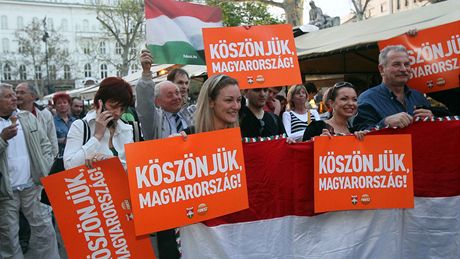 Maarská pravicová strana Fidesz v ele s Viktorem Orbánem (na snímku) bude mít v pítím parlamentu zejm dvoutetinovou vtinu.