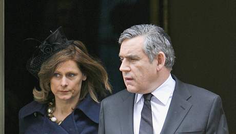 Britský premiér Gordon Brown se svojí enou Sarah (8. kvtna 2010)