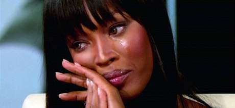 Naomi Campbellová se rozplakala v talkshow Oprah Winfreyové 