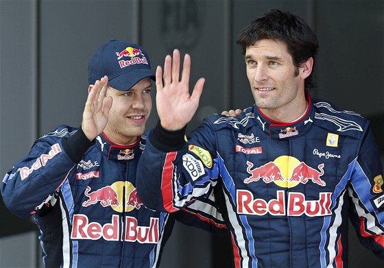 Jezdci týmu Red Bull ovládli kvalifikaci Velké ceny panlska. Z prvního místa do závodu odstartuje Mark Webber (vpravo), hned za ním bude na startu stát Sebastian Vettel 
