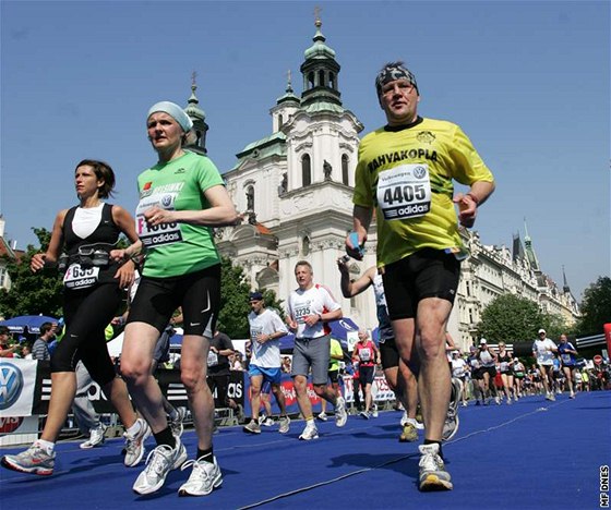 Praského maratonu se zúastují lidé s nejroztodivnjími ivotními osudy, v nich hraje bh dleitou roli. (ilustraní foto)