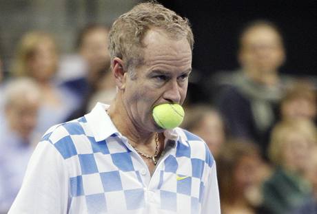 John McEnroe na veternskm turnaji v Bostonu (2010)