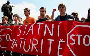 Protesty doprovázely zavedení státních maturit tém ve vech zemích. Ilustraní foto