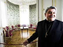 Kardinl Dominik Duka v Arcibiskupskm palci na Hradanskm nmst v Praze.