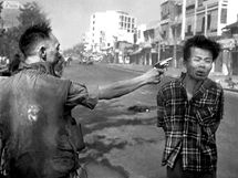 Jihovietnamsk generl Nguyen Ngoc Loan stl 1. nora 1968 na ulici Saigionu do hlavy dajnho dstojnka vietkongu Nguyen Van Lema, znmho jako Bay Lop.