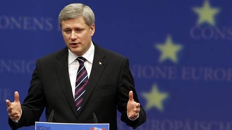 Kanadský premiér Stephen Harper na summitu EU-Kanada. (5. května 2010) Kanadský premiér Stephen Harper na summitu EU-Kanada. (5. května 2010)