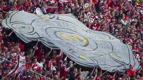 MISTI. Fotbalisté Bayernu Mnichov mohou slavit. Jejich tým vyhrál podvaadvacáté v historii nmeckou ligu.