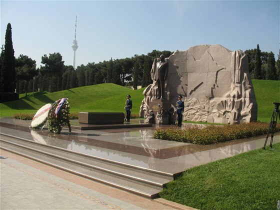 Hrobka ázerbájdánského prezidenta Hejdara Alijeva v Baku