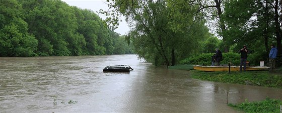 Rozvodnná Morava v Rohatci na Hodonínsku.