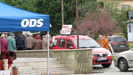 ODS a KSM pesvdovaly volie v Kuimi jen pár metr od sebe.