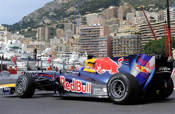 Mark Webber pi kvalifikace velké ceny Monaka F1.
