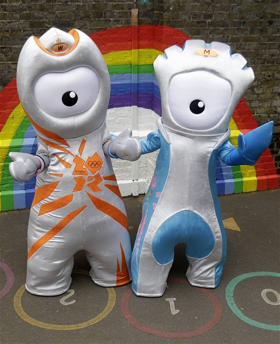 TO JSOU ONI. Maskoti londýnské olympiády Wenlock (vlevo) a Mandeville.