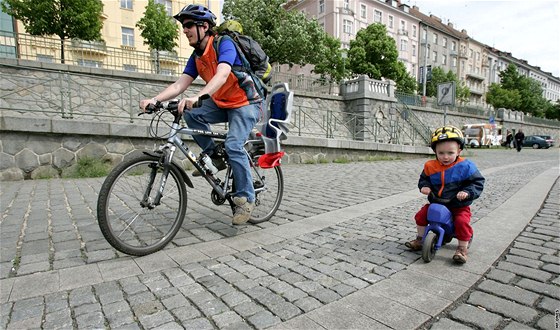 Jedna z nových tras pro cyklisty povede centrem Prahy podél eky. Plkilometrová cyklostezka a 250 metr dlouhá cyklotrasa by mly vést z Výton smrem k ulici Na Slupi.