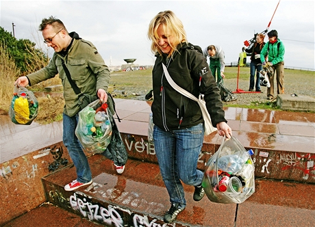 Guerilla gardening - "partyznt zahradnci" sbraj odpadky a vysazuj kvtiny na veejnch mstech