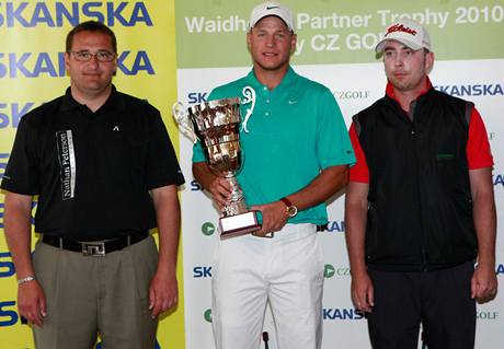 Nejlep trojice z Waidhofen Partner Trophy 2010 (zleva): Viktor Skalle, Luk Liznek, Petr Skopov.