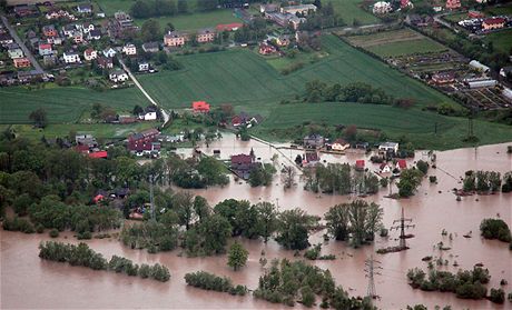 Zplavy z letadla - zaplaven ostravsk tvr Koblov (18. kvtna 2010)