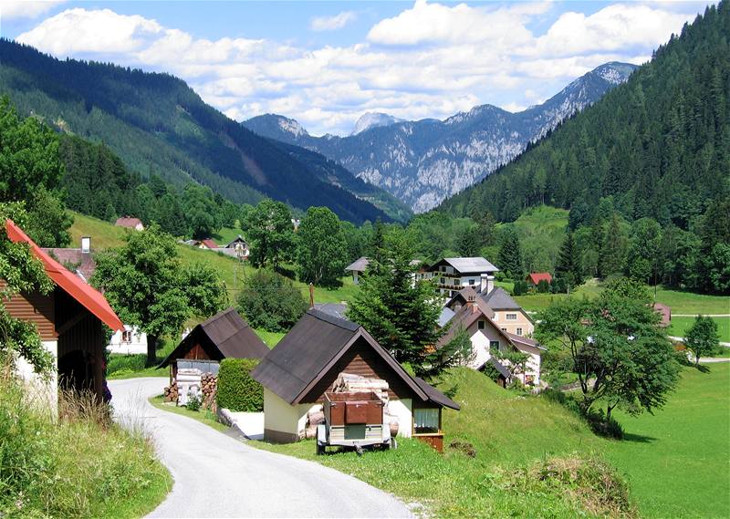 Rakousko, osada Hinter Radmer v boním údolí Národního parku Gesäuse