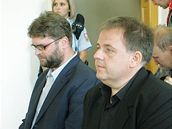 Adam ebek (zcela vlevo), Radek Turiin, Roman Majernk u soudu v Teplicch.
