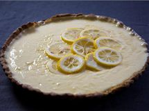 Likrovo-citronov dort s krmem obsahuje likr limoncello ze Sorenta.