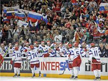 GL. Hokejist Ruska oslavuj gl na mistrovstv svta v hokeji.